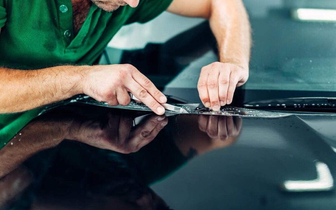 Czy można samodzielnie okleić samochód folią?