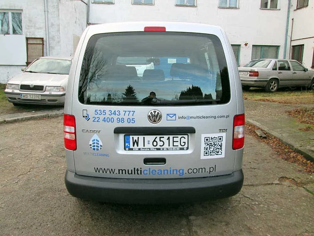 oklejanie samochodów dostawczych reklamą