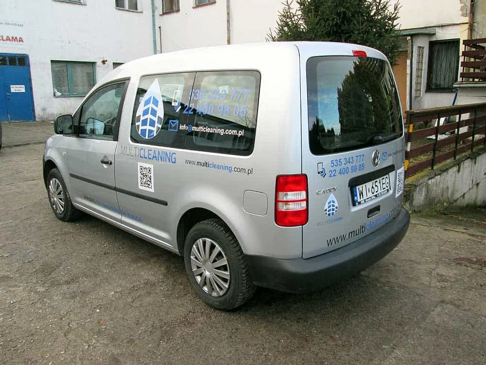 oklejanie samochodów dostawczych reklamą