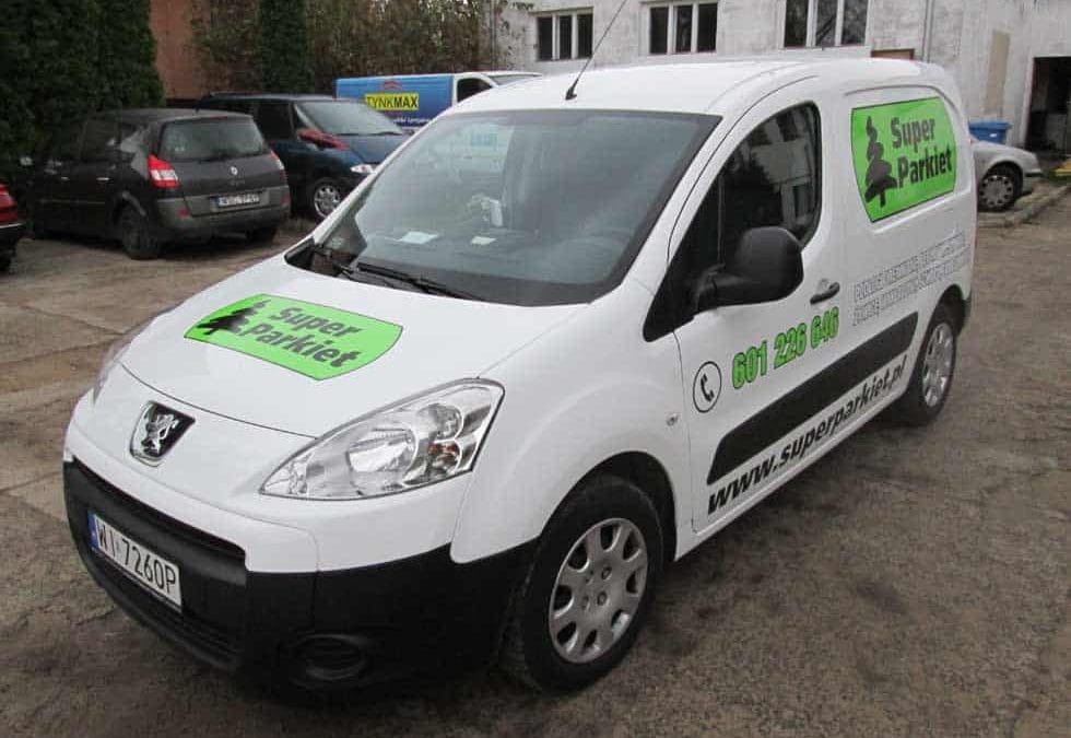 Oklejanie samochodów dostawczych średnich