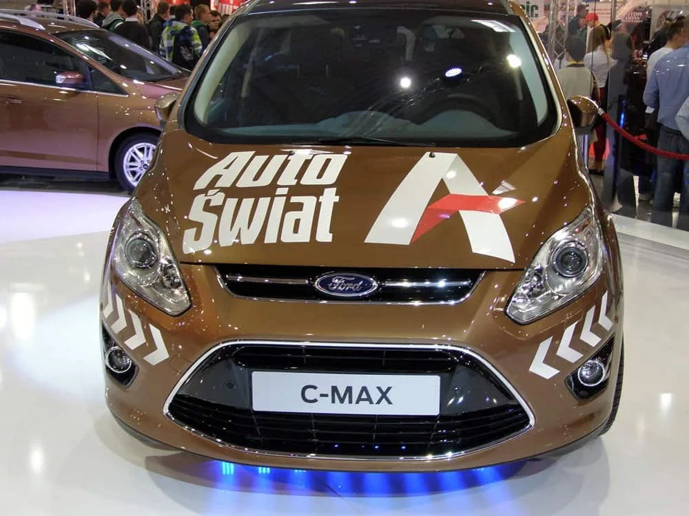 oklejanie samochodów reklamą