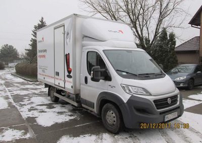 Oklejanie samochodów ciężarowych – kontener