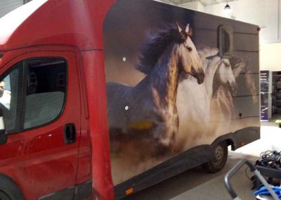 Oklejanie samochodów ciężarowych – kontener