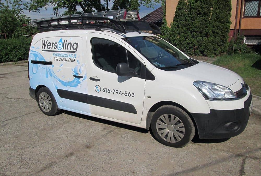 Oklejanie samochodów dostawczych małych