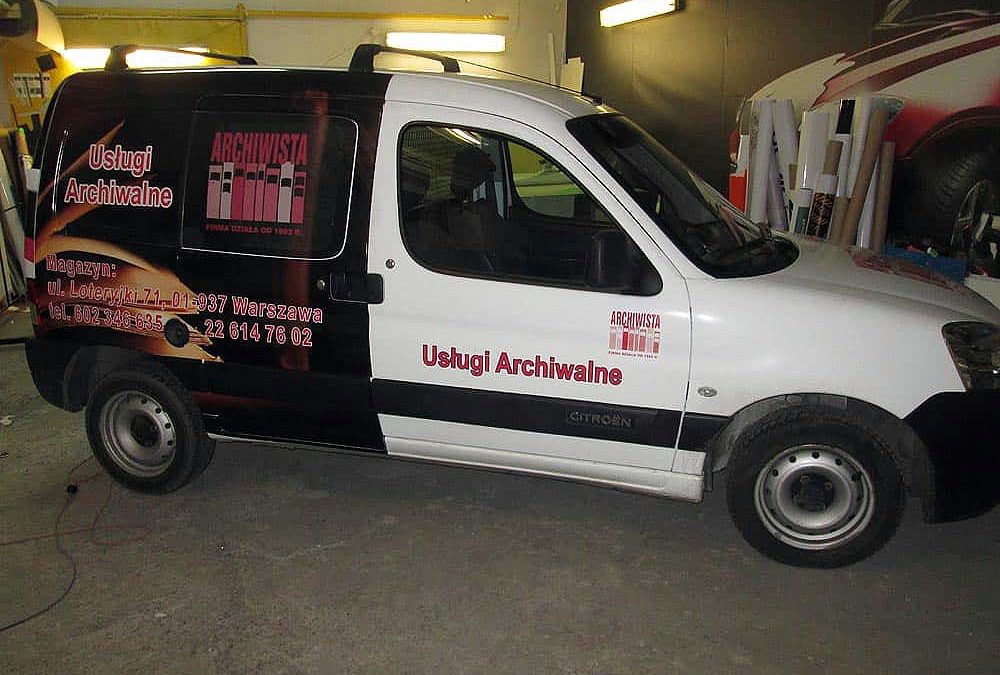 Oklejanie samochodów dostawczych małych