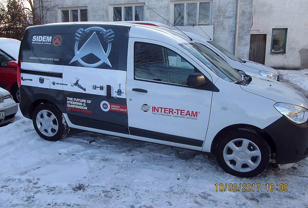 Oklejanie samochodów dostawczych małych