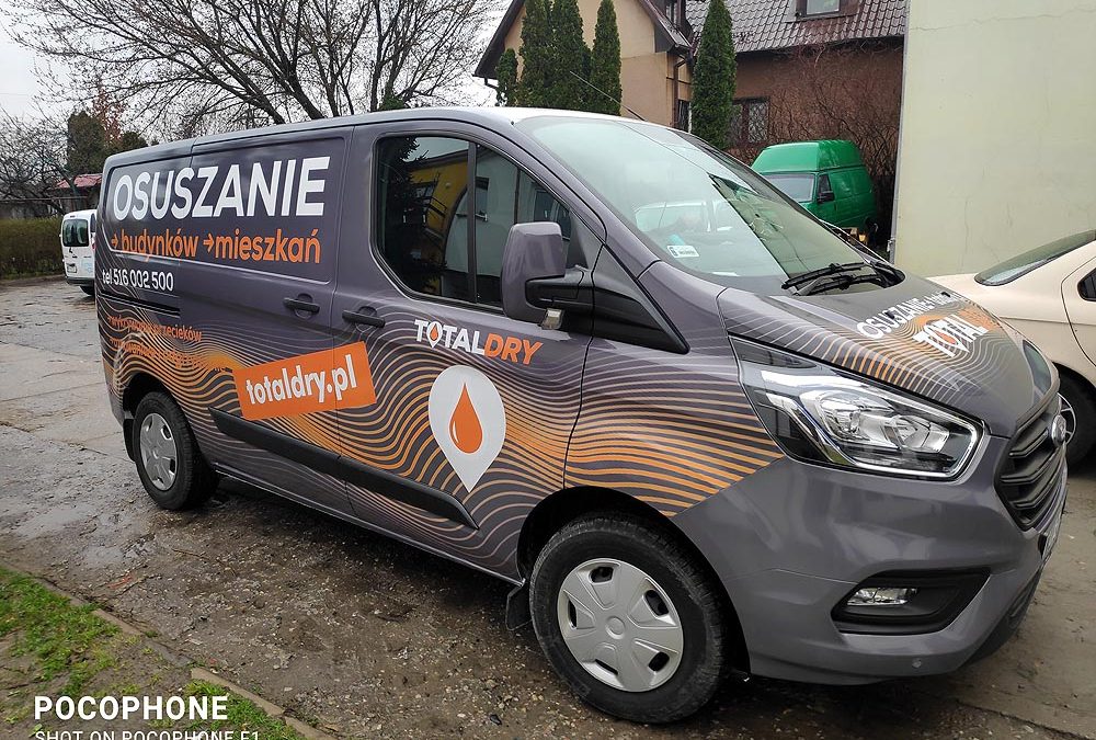 Oklejanie samochodów dostawczych średnich