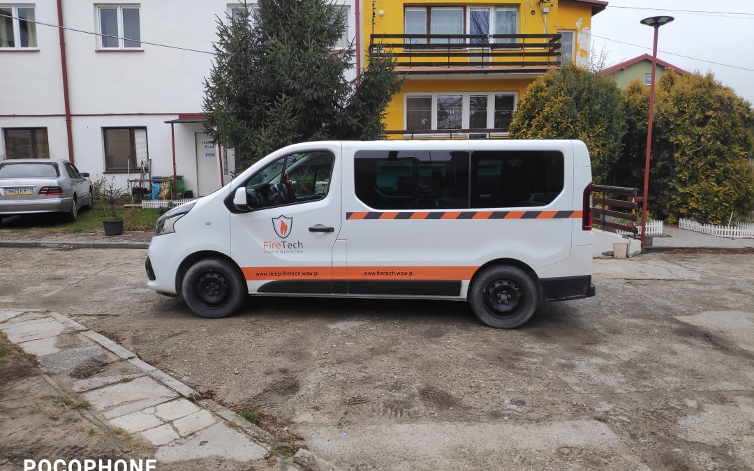 Oklejanie samochodów dostawczych średnich