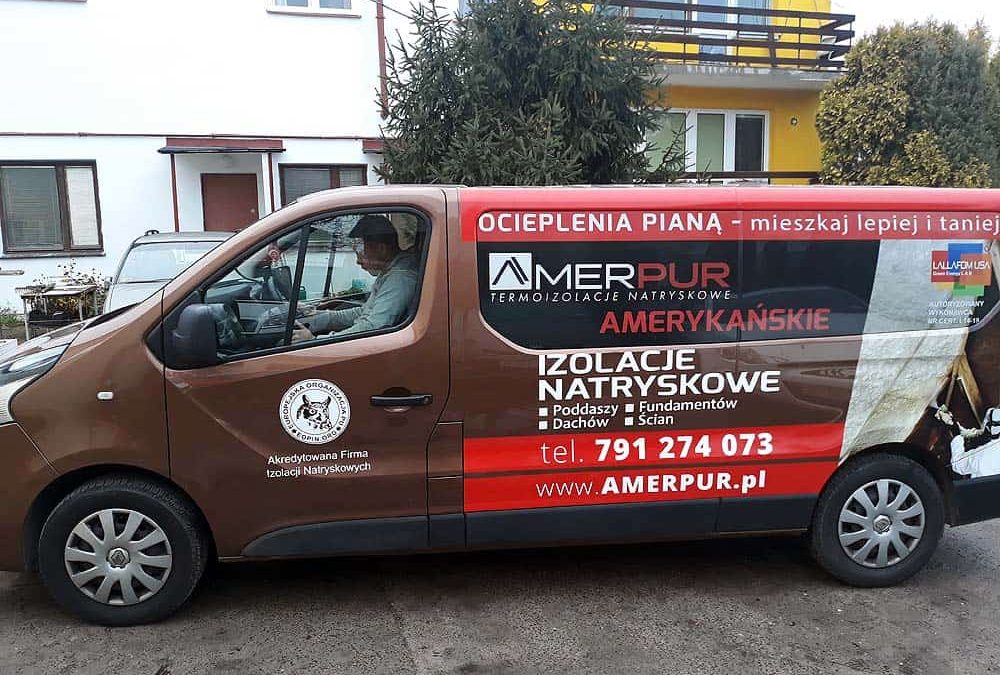 Oklejanie samochodów dostawczych średnich