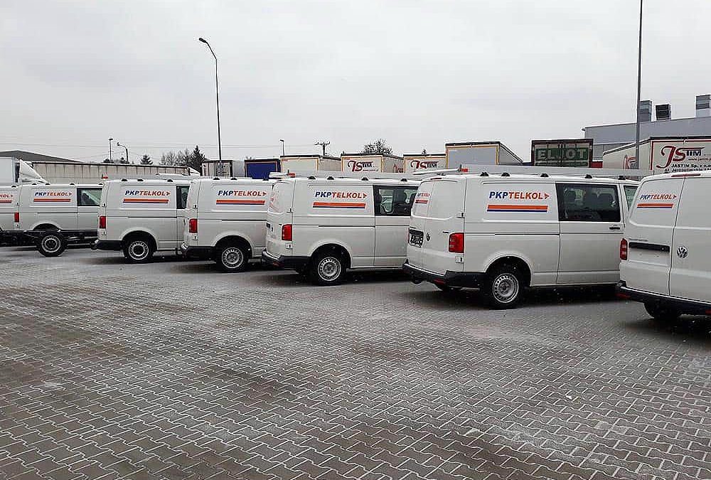 Oklejanie samochodów dostawczych średnich