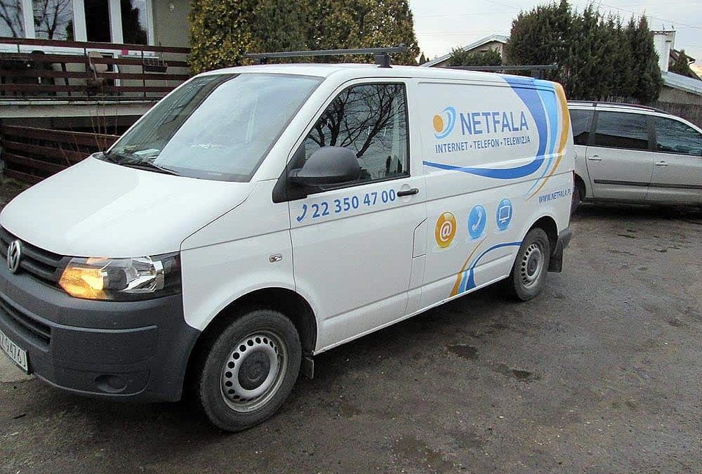 Oklejanie samochodów dostawczych średnich