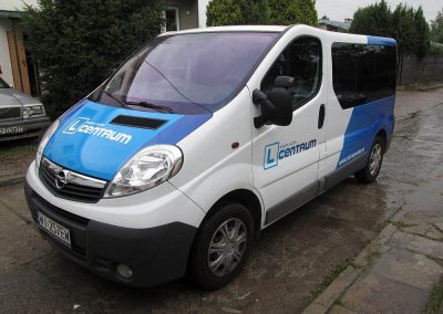 Oklejanie samochodów dostawczych średnich