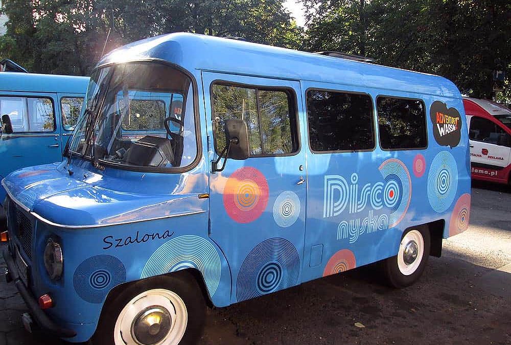 Oklejanie samochodów dostawczych średnich