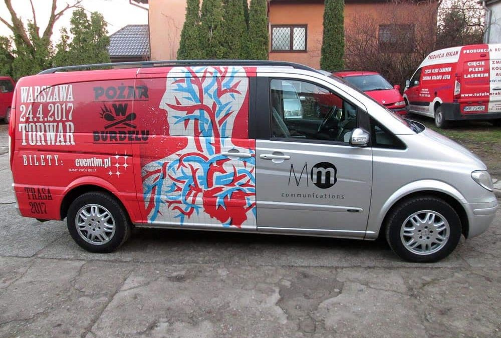 Oklejanie samochodów dostawczych średnich