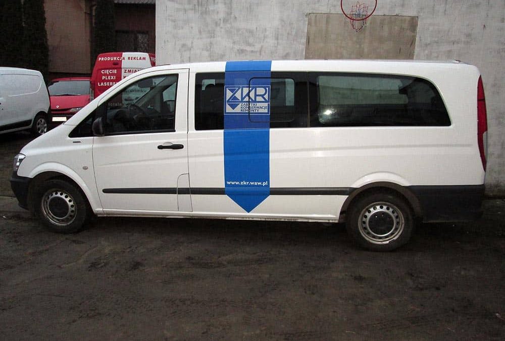 Oklejanie samochodów dostawczych średnich