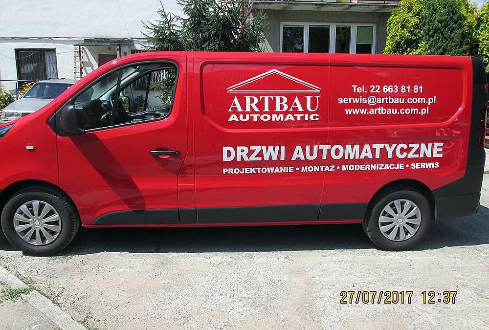 Oklejanie samochodów dostawczych średnich