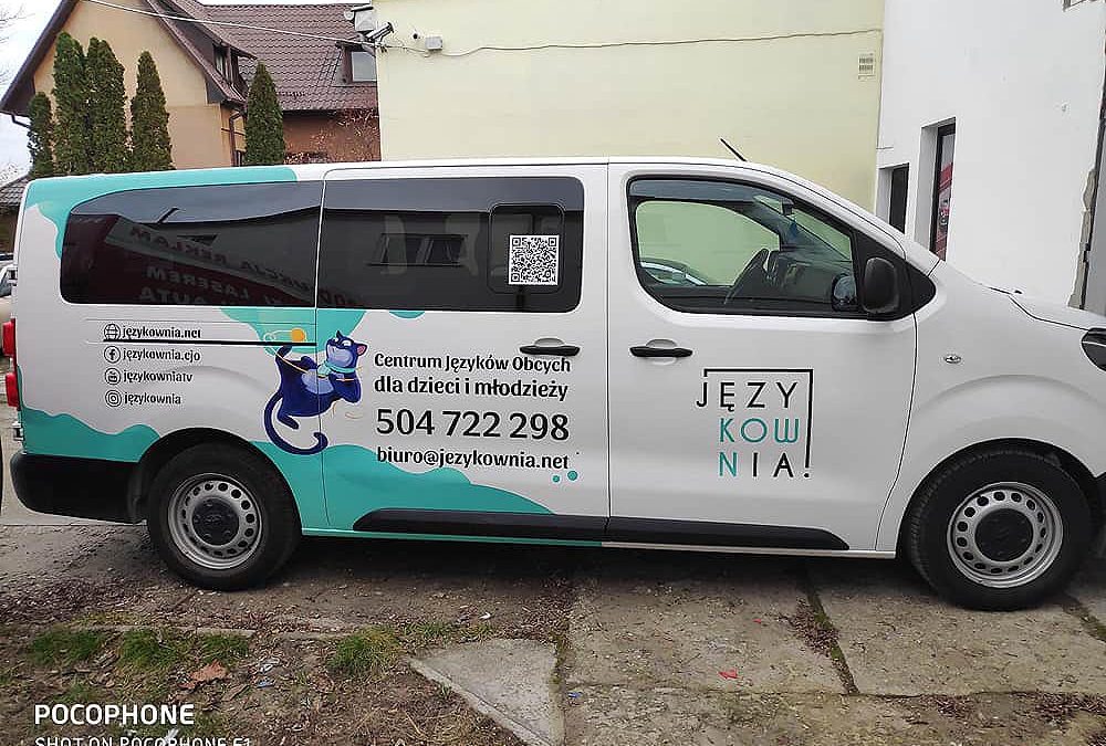 Oklejanie samochodów dostawczych średnich