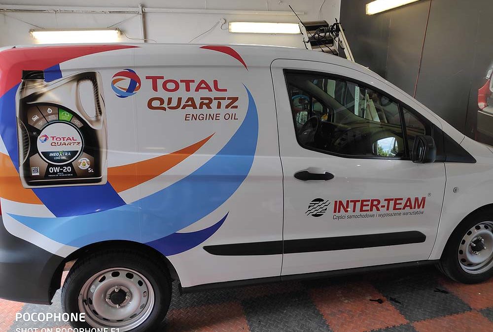 Oklejanie samochodów dostawczych średnich