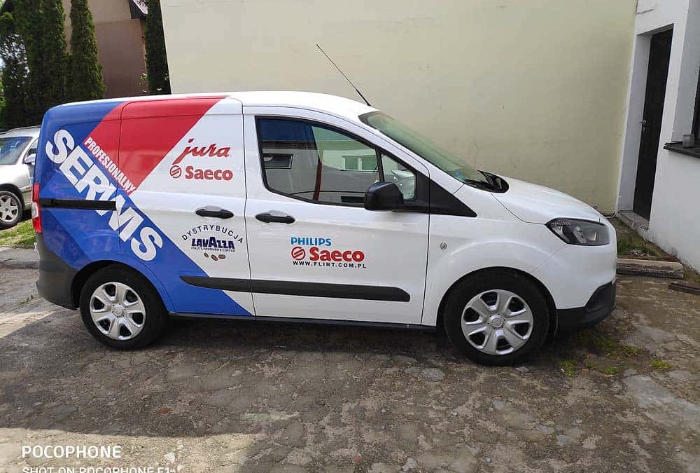 Oklejanie samochodów dostawczych średnich