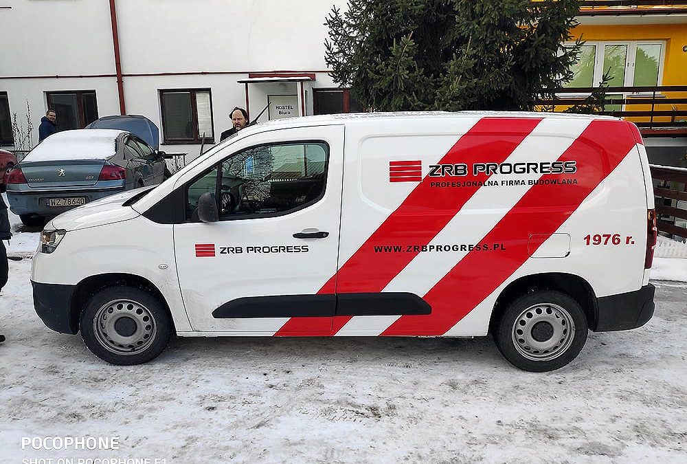 Oklejanie samochodów dostawczych małych