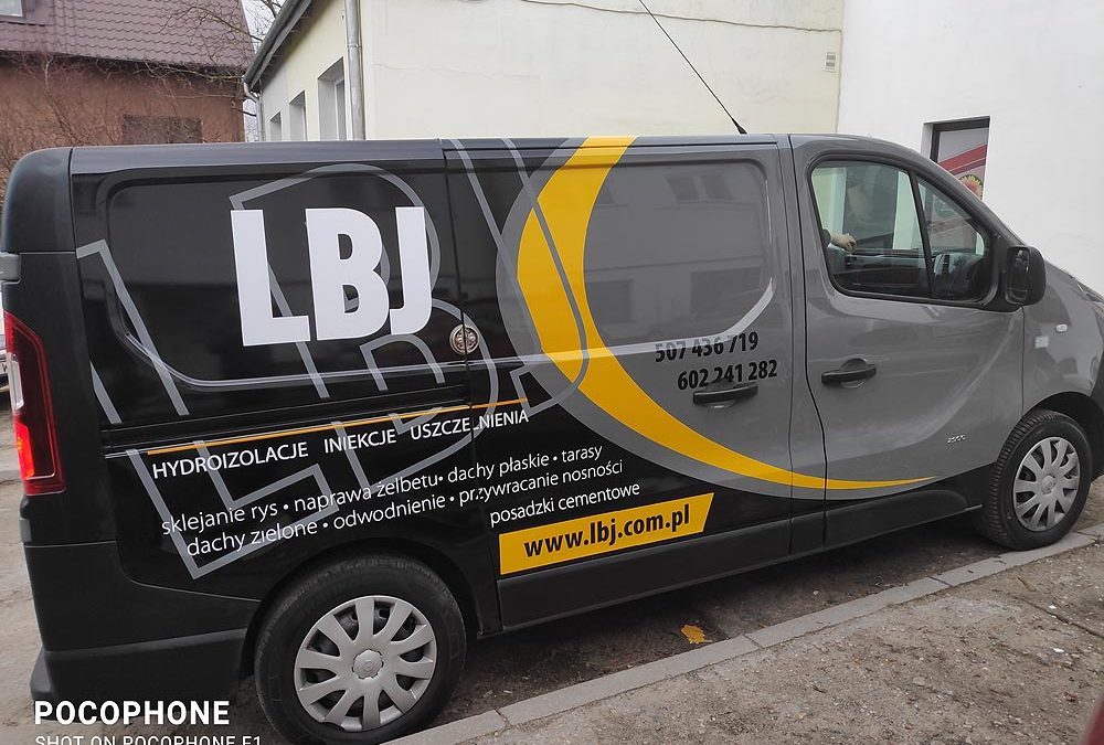 Oklejanie samochodów dostawczych średnich