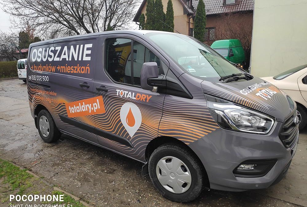 Oklejanie samochodów dostawczych średnich