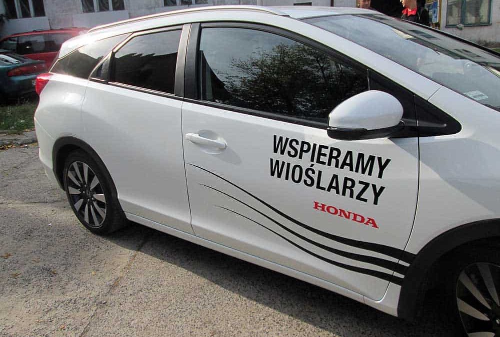 Oklejanie samochodów osobowych