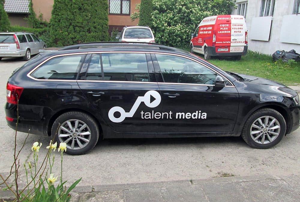 Oklejanie samochodów osobowych