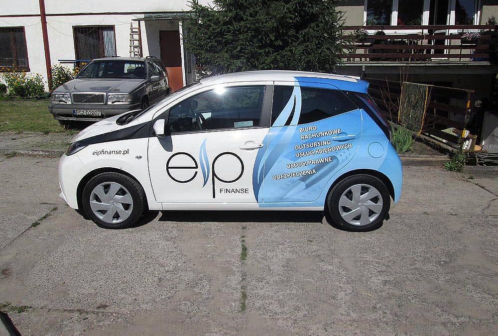 Oklejanie samochodów osobowych