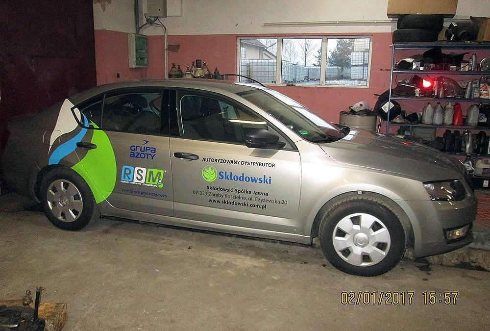 Oklejanie samochodów osobowych