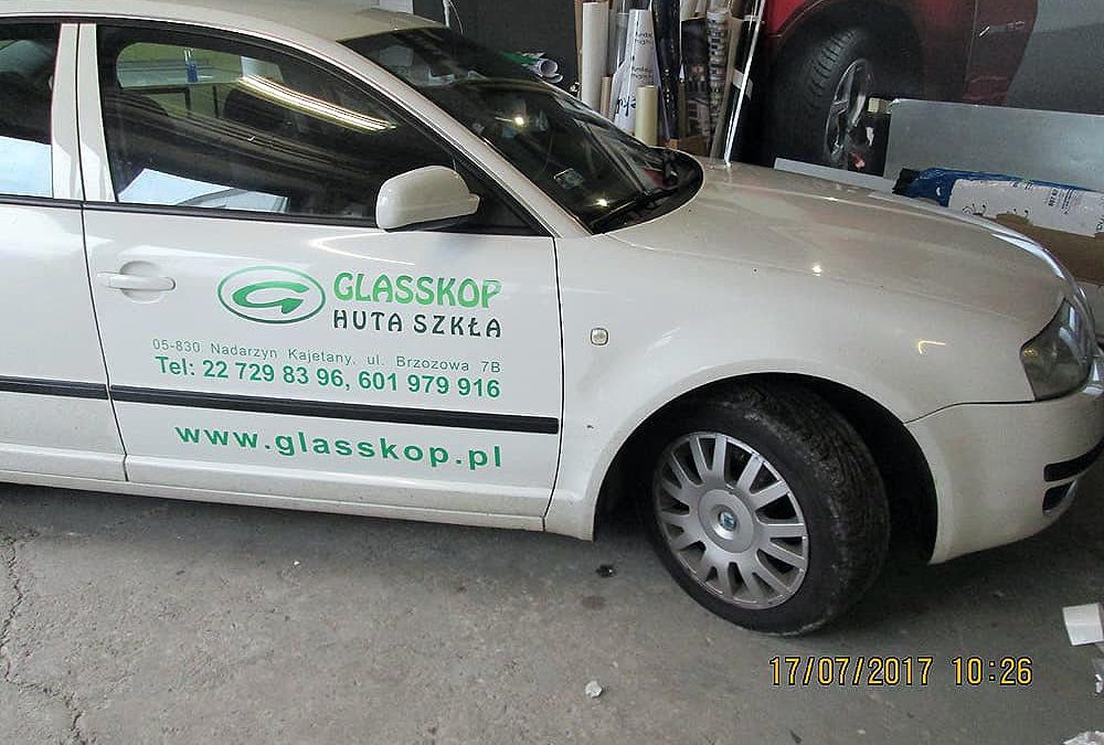 Oklejanie samochodów osobowych