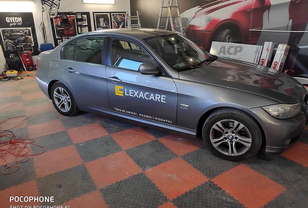 Oklejanie samochodów osobowych