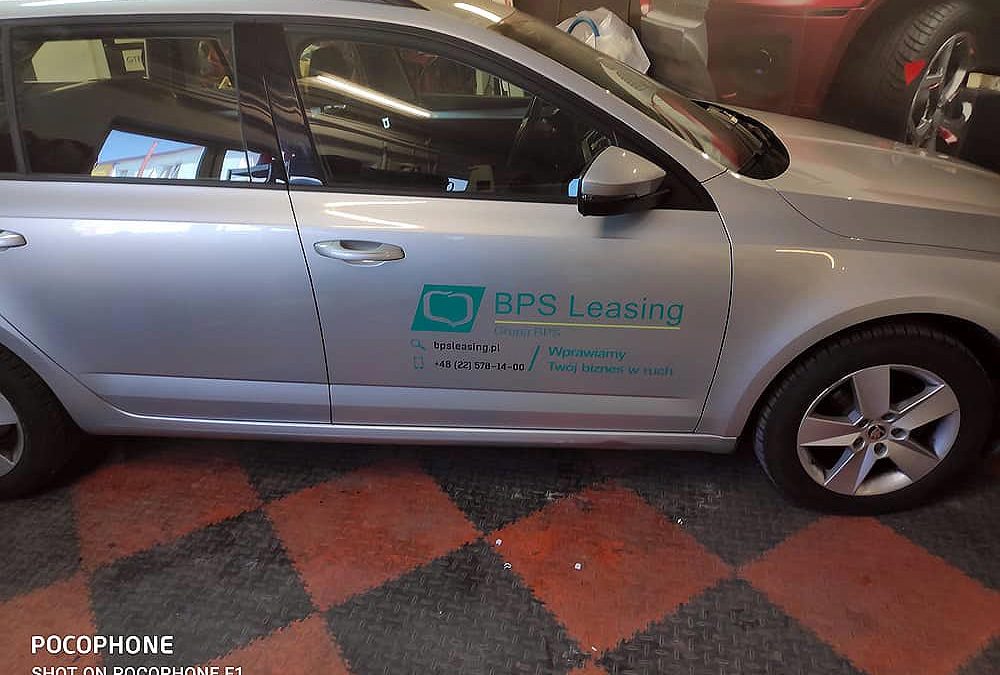 Oklejanie samochodów osobowych