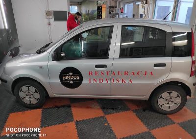 Oklejanie samochodów osobowych