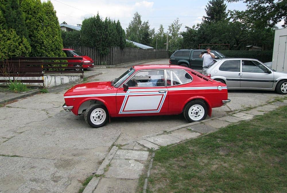 Oklejanie samochodów rajdowych