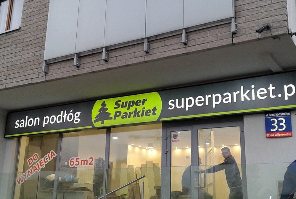 Kaseton podświetlany w systemie napinanym