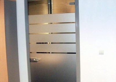 Oklejanie szyb folią szronioną