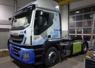 Oklejanie samochodów ciężarowych – TIR – zmiana koloru