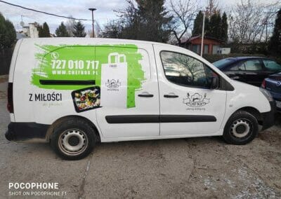Oklejanie samochodów dostawczych małych