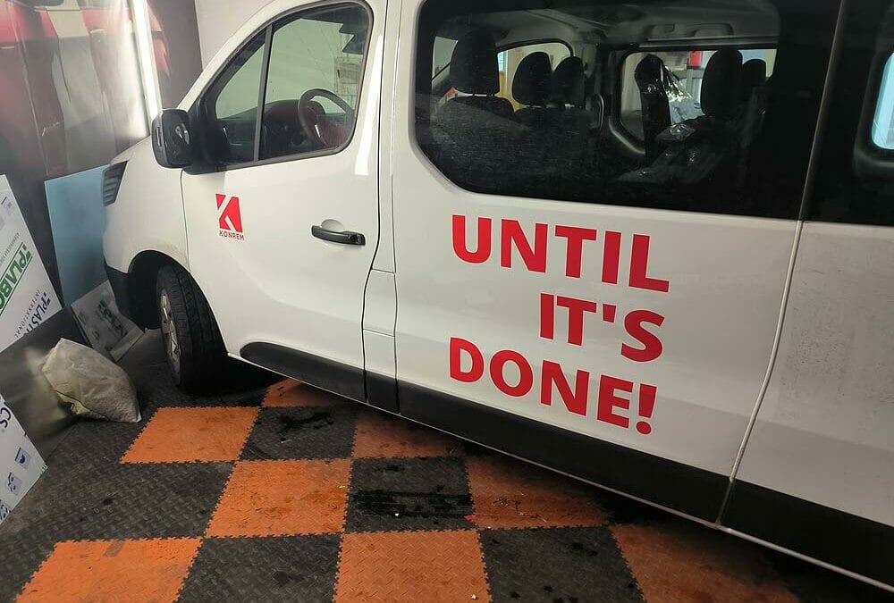 Oklejanie samochodów Dostawczych średnich