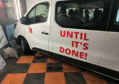 Oklejanie samochodów Dostawczych średnich