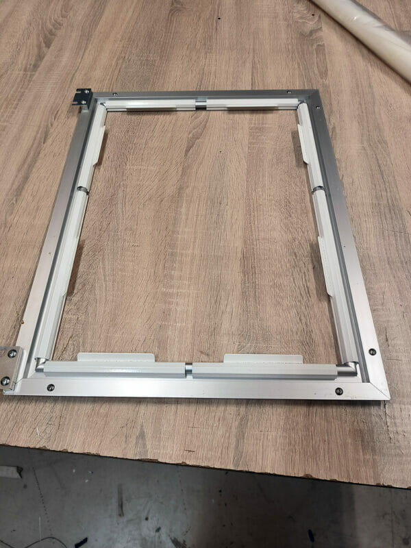 Tamborek metalowy na wyroby gotowe 37 x 52 cm