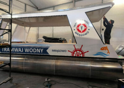 Oklejanie łodzi – tramwaj wodny