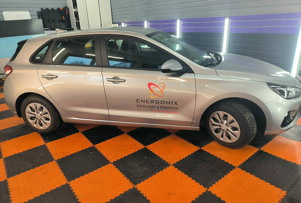 Oklejanie samochodów osobowych