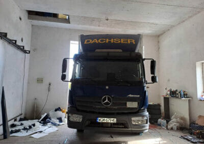 Zmiana koloru Mercedes Atego