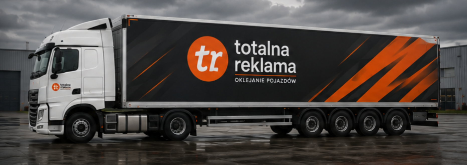 Oklejanie TIR – sztywna naczepa Oklejanie długiej naczepy TIR ze sztywną zabudową