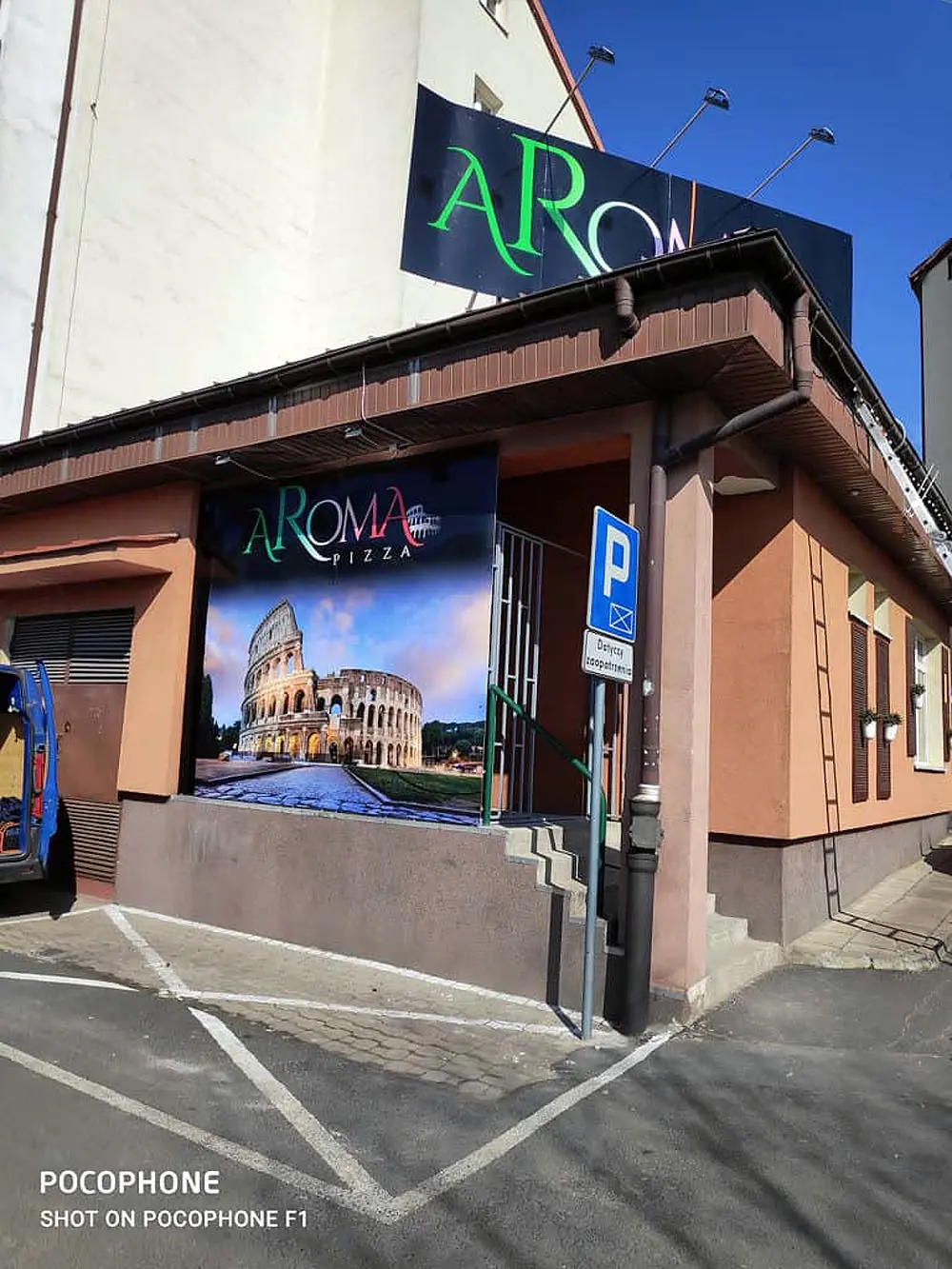 Reklama świetlna lokalu usługowego na Bemowie